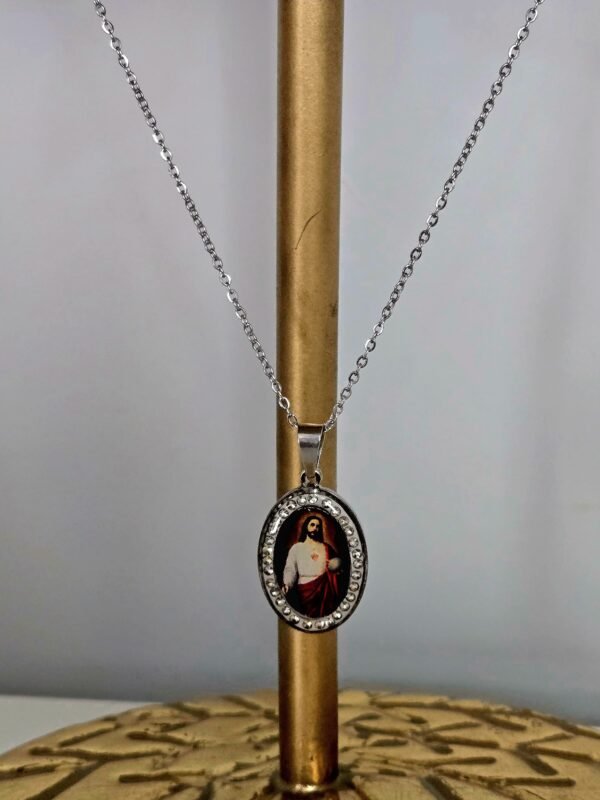 SACRED HEART NECKLACE